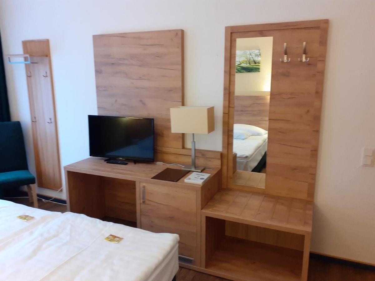 Land-Gut-Hotel Zum Alten Forsthaus - Aufladestation Fuer Elektroautos Hurtgenwald Bagian luar foto