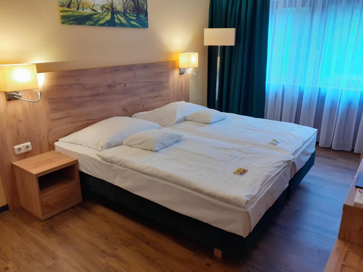 Land-Gut-Hotel Zum Alten Forsthaus - Aufladestation Fuer Elektroautos Hurtgenwald Bagian luar foto