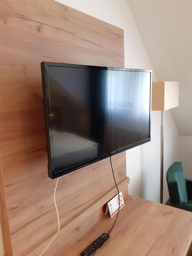 Land-Gut-Hotel Zum Alten Forsthaus - Aufladestation Fuer Elektroautos Hurtgenwald Bagian luar foto