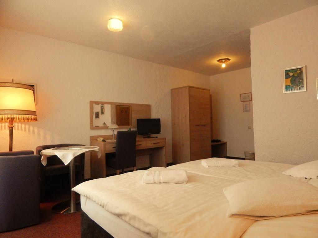 Land-Gut-Hotel Zum Alten Forsthaus - Aufladestation Fuer Elektroautos Hurtgenwald Bagian luar foto