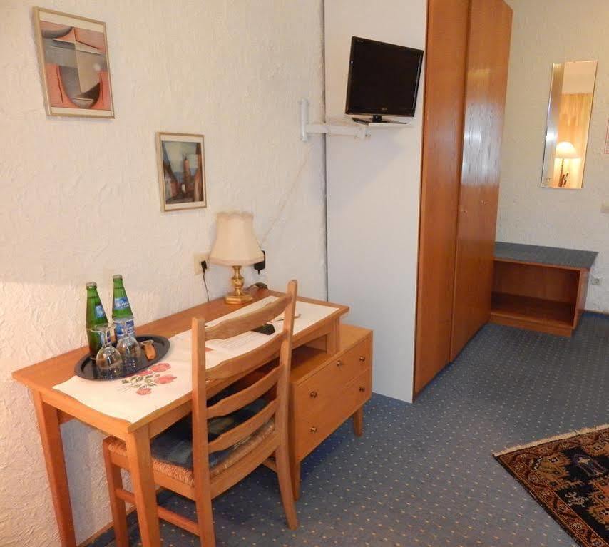 Land-Gut-Hotel Zum Alten Forsthaus - Aufladestation Fuer Elektroautos Hurtgenwald Bagian luar foto