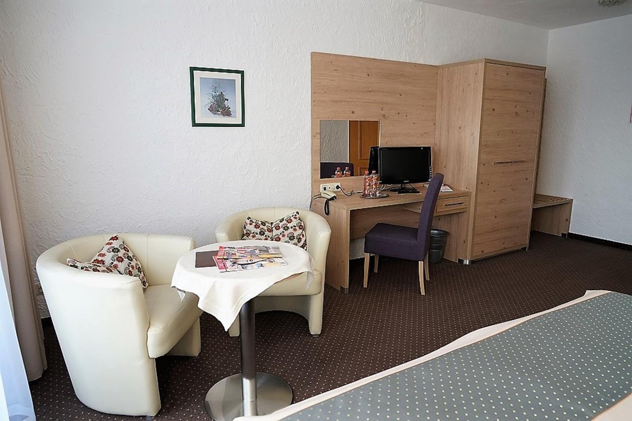 Land-Gut-Hotel Zum Alten Forsthaus - Aufladestation Fuer Elektroautos Hurtgenwald Bagian luar foto