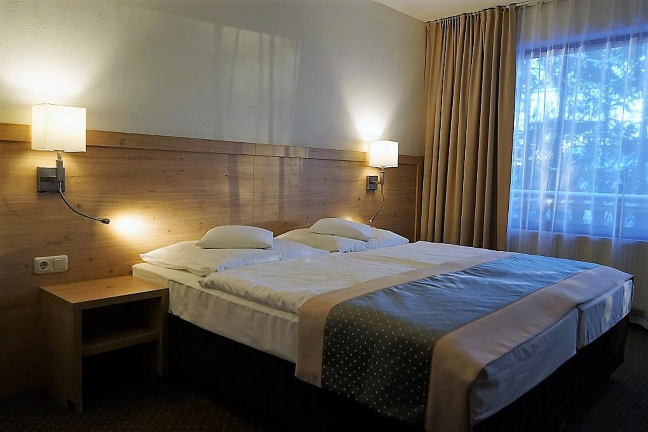 Land-Gut-Hotel Zum Alten Forsthaus - Aufladestation Fuer Elektroautos Hurtgenwald Bagian luar foto
