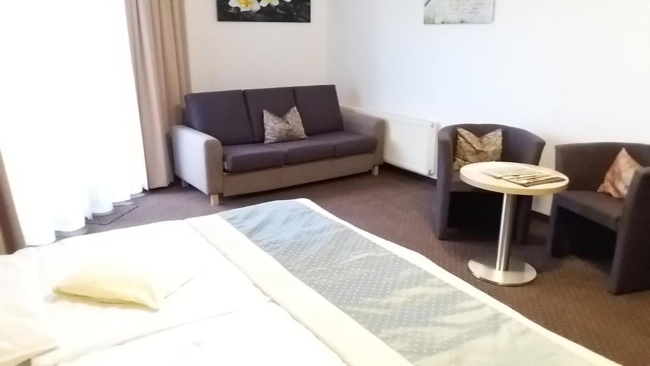 Land-Gut-Hotel Zum Alten Forsthaus - Aufladestation Fuer Elektroautos Hurtgenwald Bagian luar foto