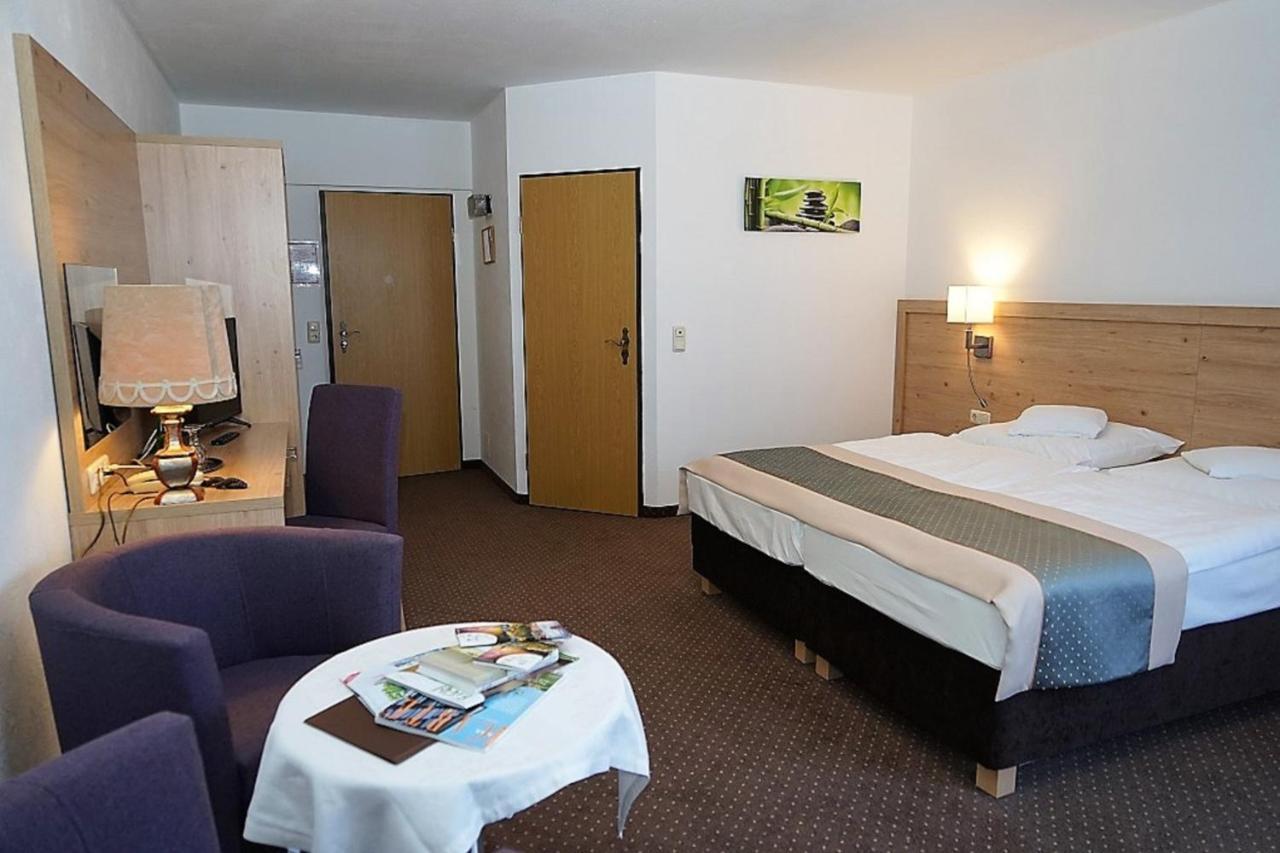 Land-Gut-Hotel Zum Alten Forsthaus - Aufladestation Fuer Elektroautos Hurtgenwald Bagian luar foto